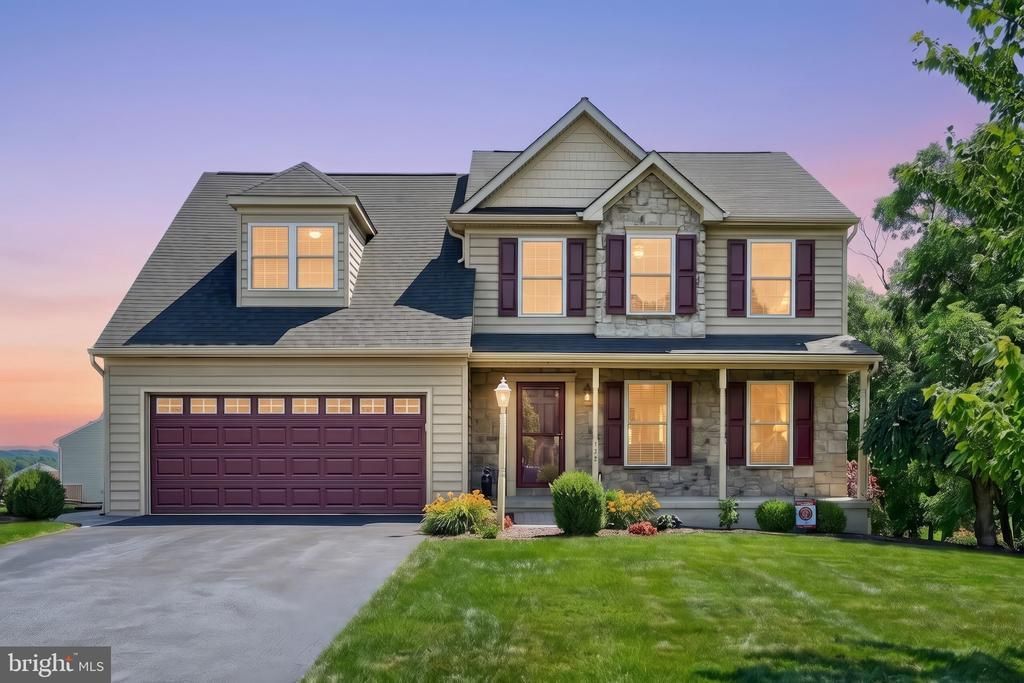 137 KIMBERLY LANE , NEW OXFORD, PA 17350