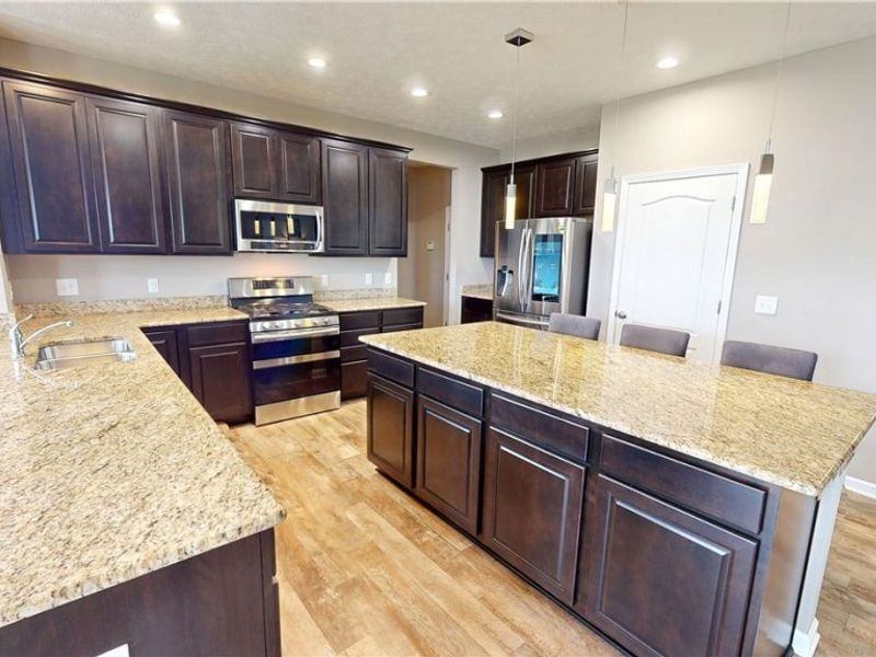 940 Longitude Lane, Amherst, OH 44001 Photo 6