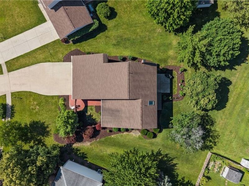18101 Fern Canyon Drive, Strongsville, OH 44136 Photo 3