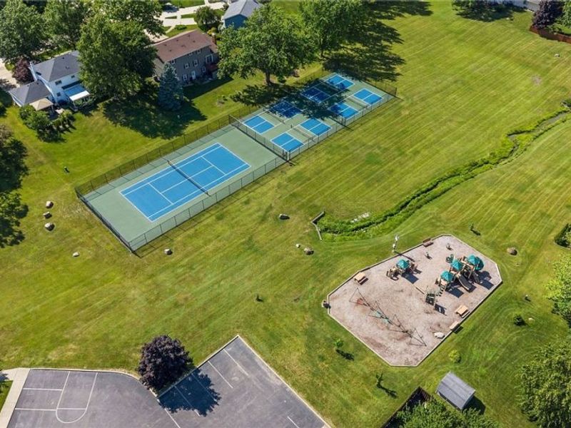 18101 Fern Canyon Drive, Strongsville, OH 44136 Photo 5