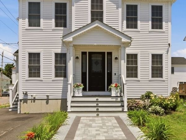 8 Princeton Circle, Fall River, MA 02724