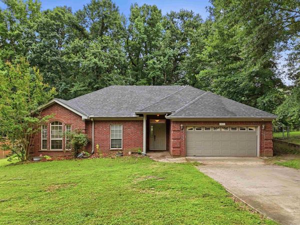 3013 W Greenbrier, Benton, AR 72015