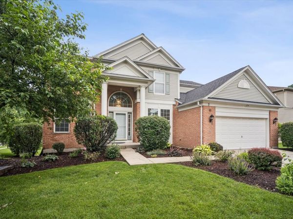 2 Springbrook Court , Streamwood, IL 60107