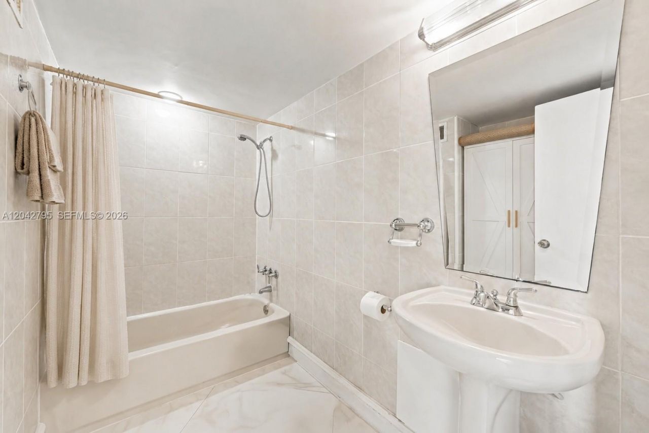 2030 S Ocean Dr , Unit 816, Hallandale Beach, FL 33009 Photo