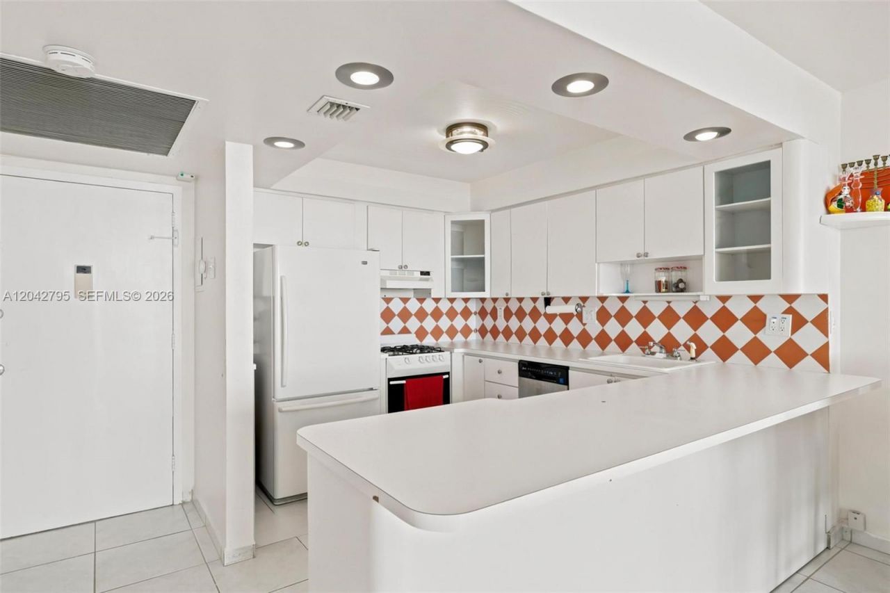 2030 S Ocean Dr , Unit 816, Hallandale Beach, FL 33009 Photo