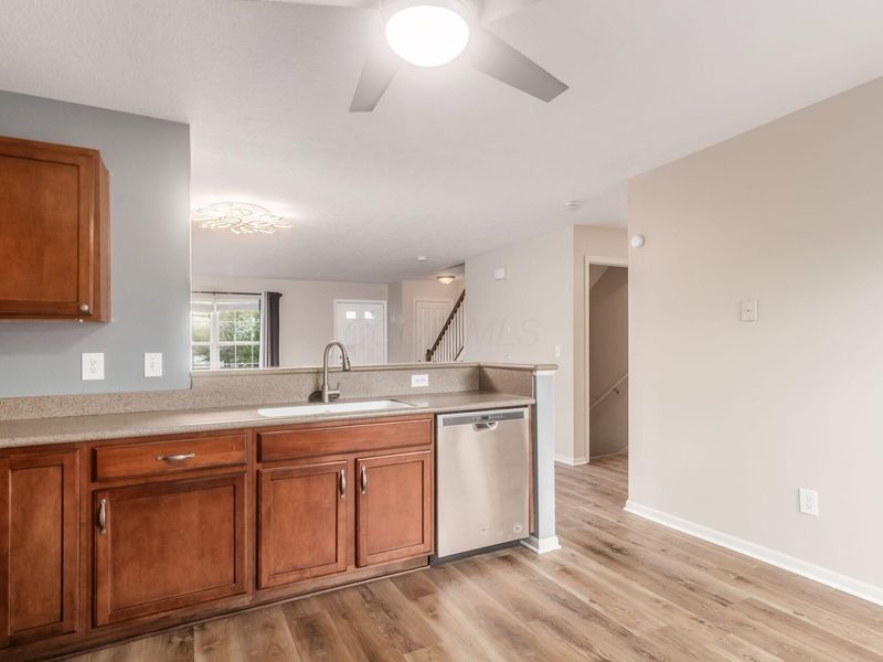 952 Hartford Village Boulevard, Columbus, OH 43228 Photo 11