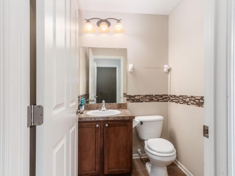952 Hartford Village Boulevard, Columbus, OH 43228 Photo 15