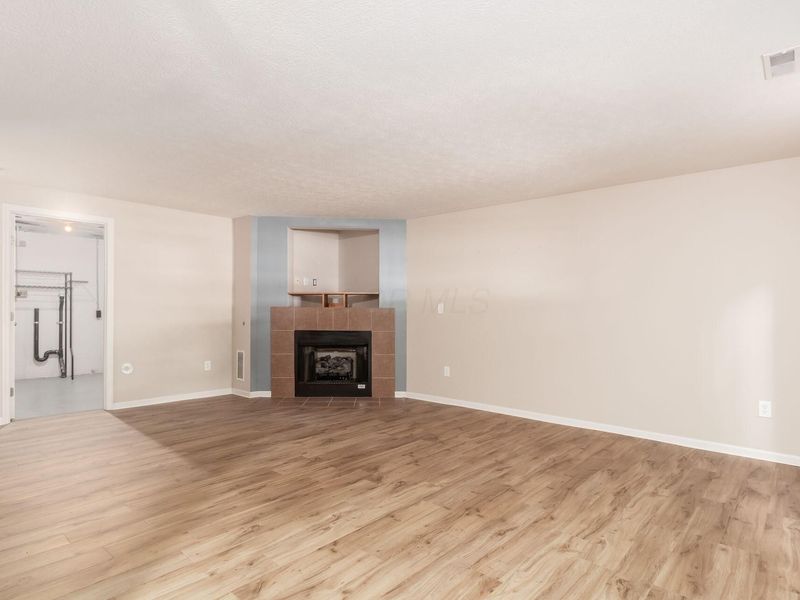 952 Hartford Village Boulevard, Columbus, OH 43228 Photo 16