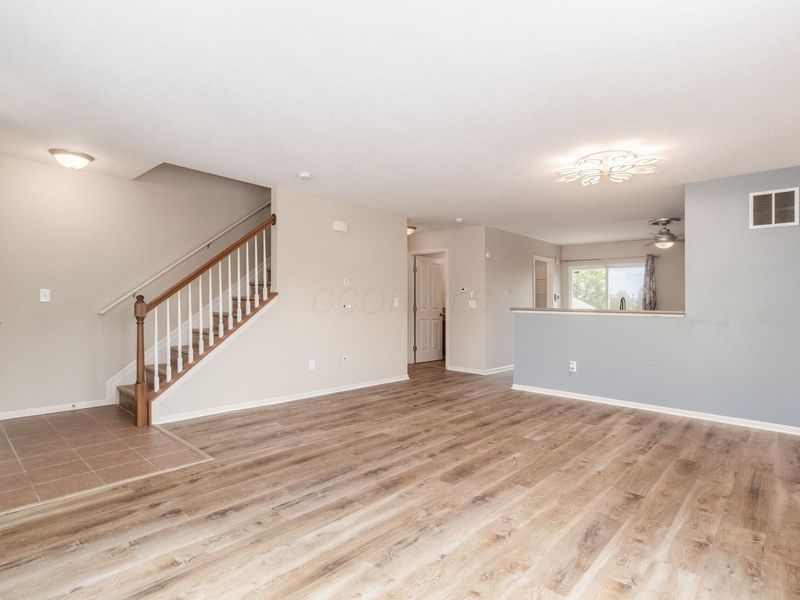 952 Hartford Village Boulevard, Columbus, OH 43228 Photo 5