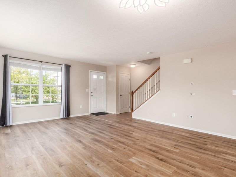 952 Hartford Village Boulevard, Columbus, OH 43228 Photo 6