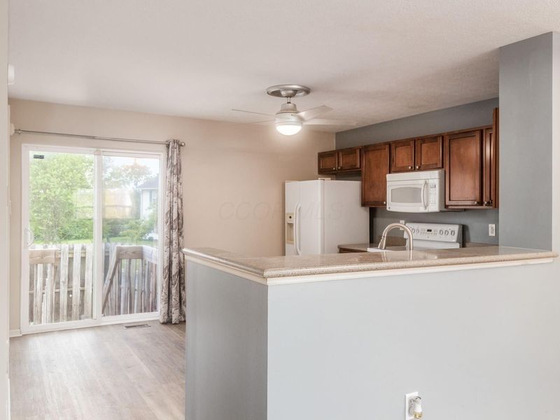 952 Hartford Village Boulevard, Columbus, OH 43228 Photo 8