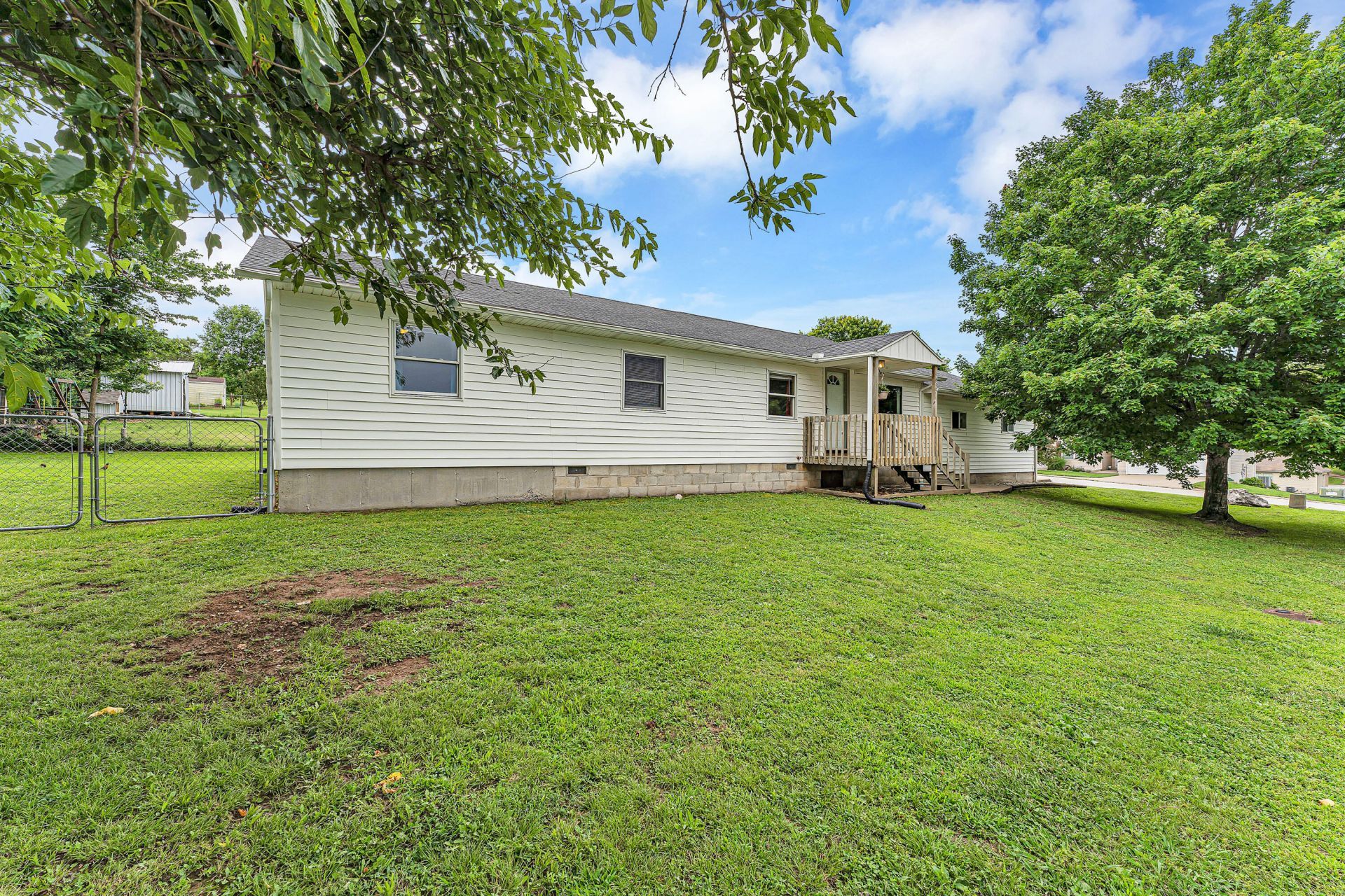 1602 W Robin Street, Ozark, MO 65721 Main Photo