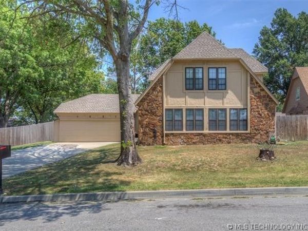 9031 E 67th Place , Tulsa, OK 74133