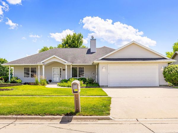 1520 Prairie Drive, Story City, IA 50248