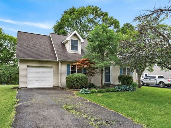 41 Honey Bunch Lane, Rochester, NY 14609