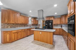 460 Taylor Rd photo 4