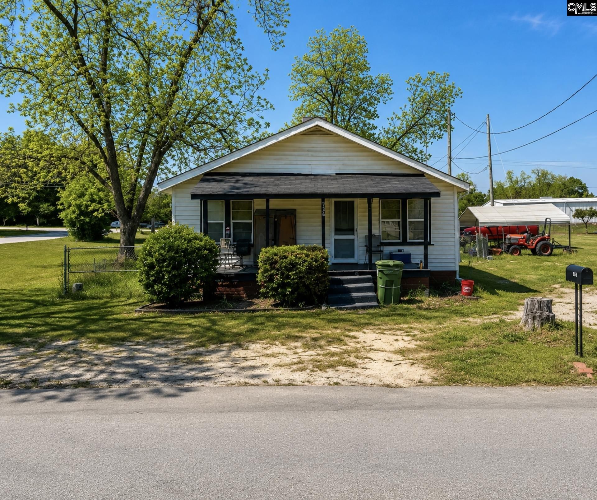 835 Frink Street  Photo 4