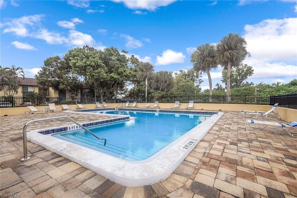 1400 Green Valley Cir , Unit 1002, Naples, FL 34104 Photo