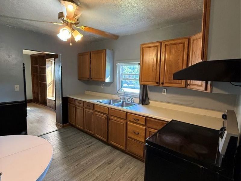 201 Center Street, Coshocton, OH 43812 Photo 10