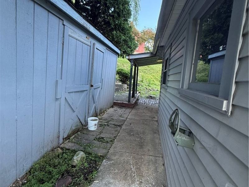201 Center Street, Coshocton, OH 43812 Photo 3
