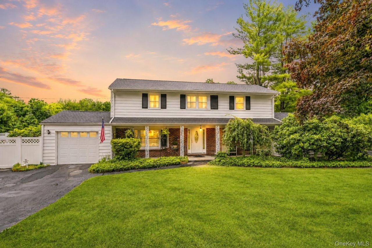 2590 Darnley Place , Yorktown Heights, NY 10598 Main Photo