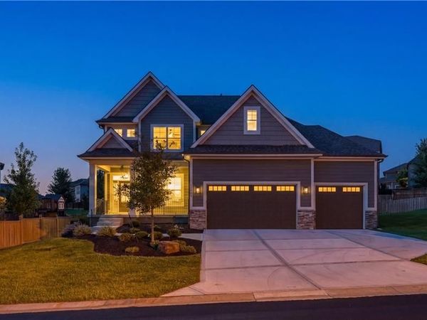 11563 S Montclaire Drive, Olathe, KS 66061