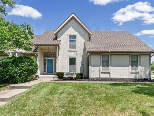 11102 W 114th Terrace, Overland Park, KS 66210