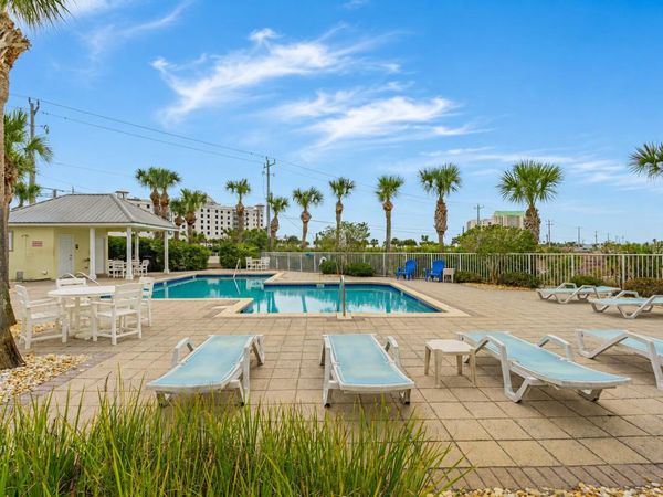 8436 Gulf Boulevard, UNIT 613, Navarre, FL 32566