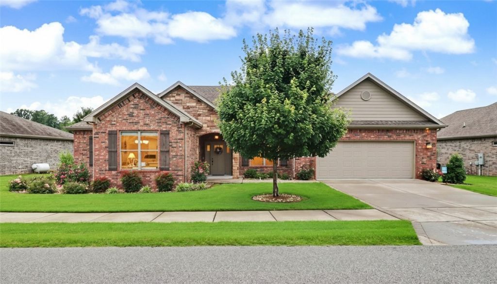 138 Dogwood Drive, Bella Vista, AR 72715 Main Photo