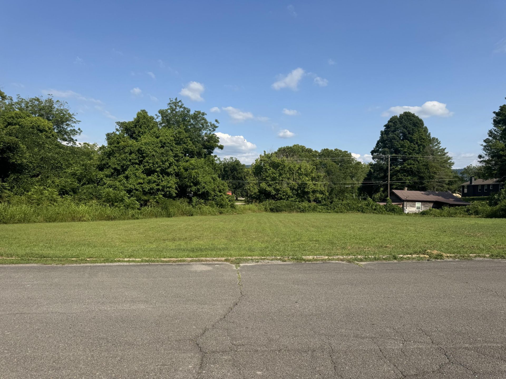 .947 Washington Avenue, Etowah, TN 37331 Main Photo