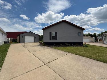 6255 Telegraph Road, Bedford Twp, MI 48133