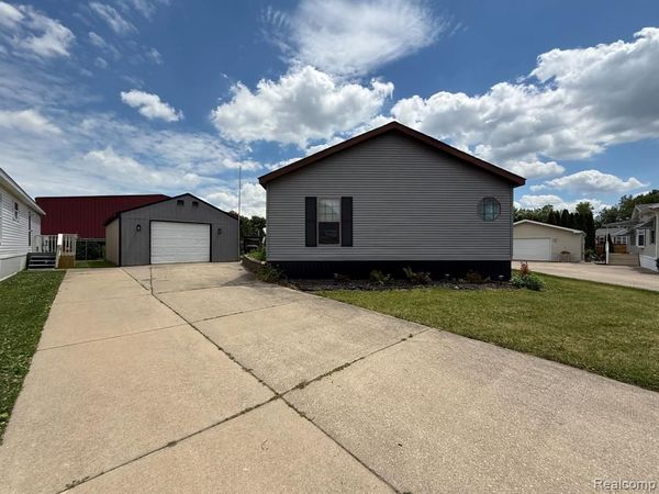 6255 Telegraph Road , Bedford Twp, MI 48133