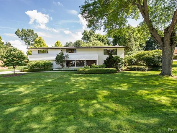 581 Woodway Court , Bloomfield Hills, MI 48302