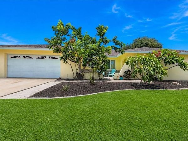 3937 SE 9th CT, CAPE CORAL, FL 33904