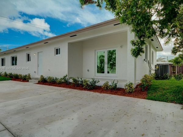 312 Phippen Waiters Rd , Dania Beach, FL 33004