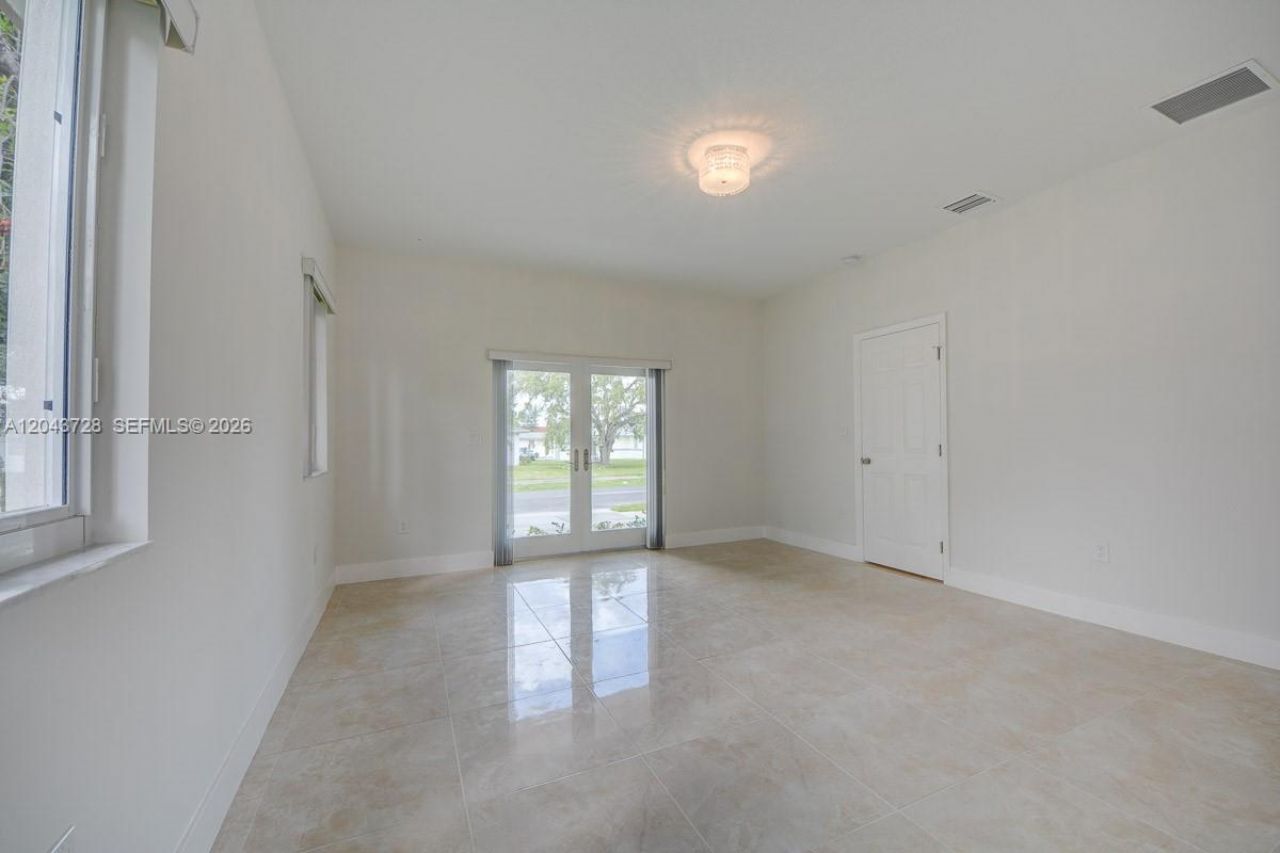 312 Phippen Waiters Rd , Dania Beach, FL 33004 Photo