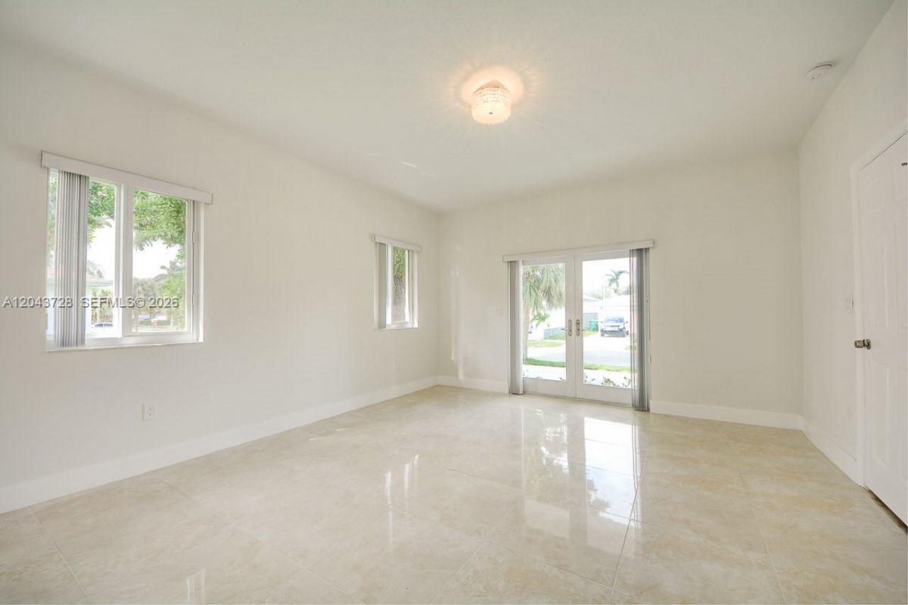 312 Phippen Waiters Rd , Dania Beach, FL 33004 Photo