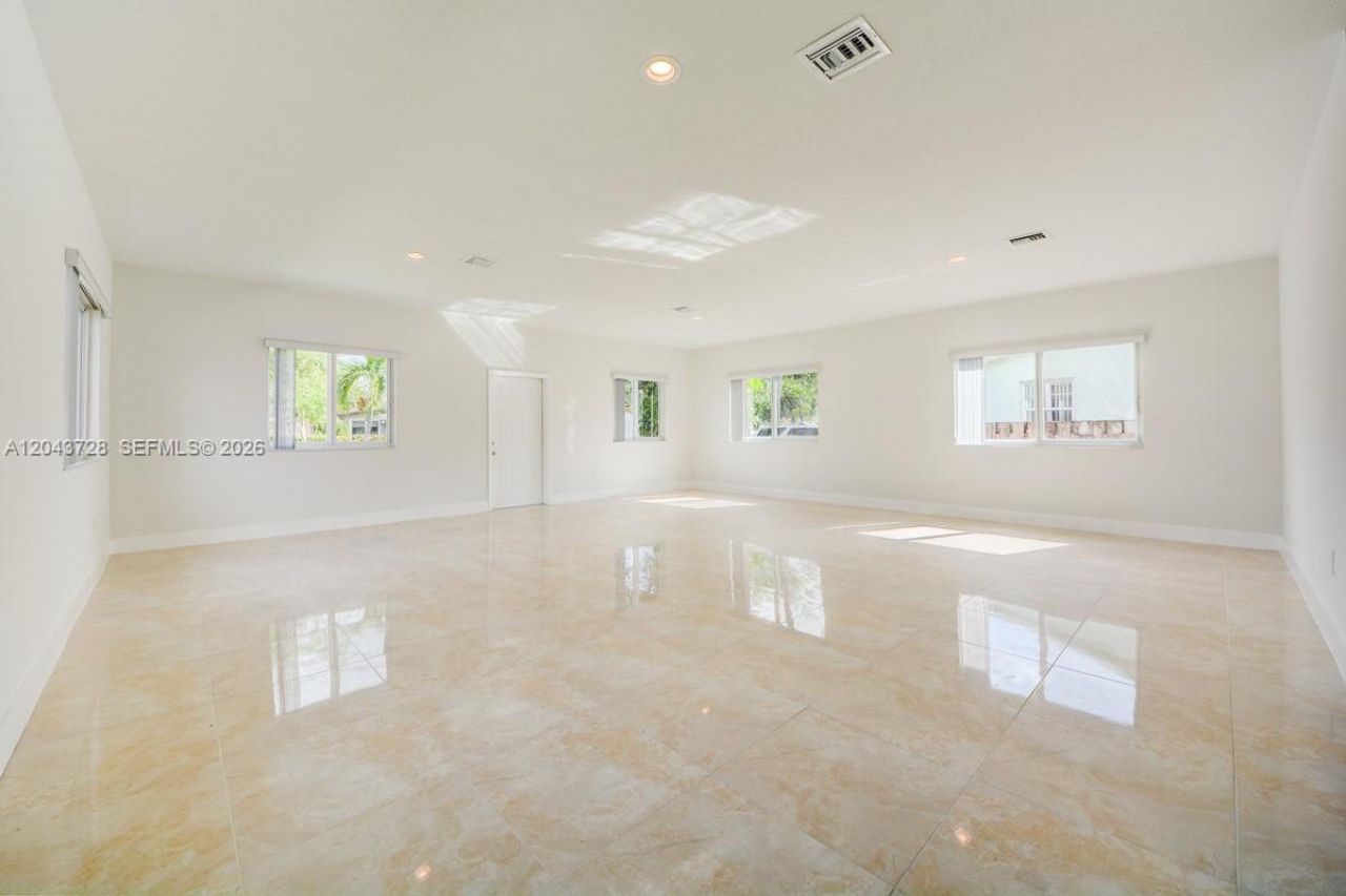 312 Phippen Waiters Rd , Dania Beach, FL 33004 Photo