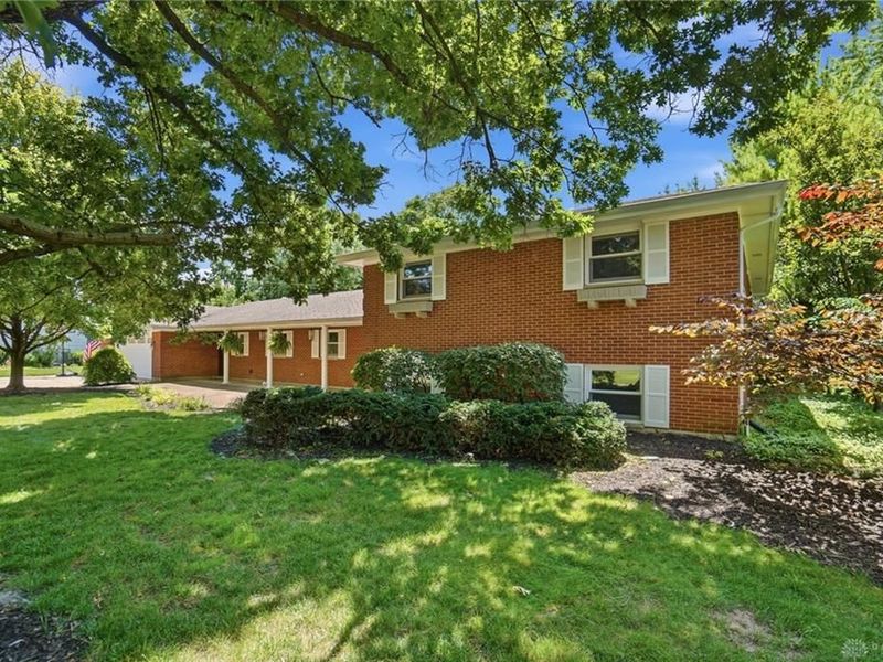 686 Evans Lane, Washington Township, OH 45459 Photo 2