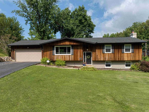 713 Carole Place, Newburgh, IN 47630