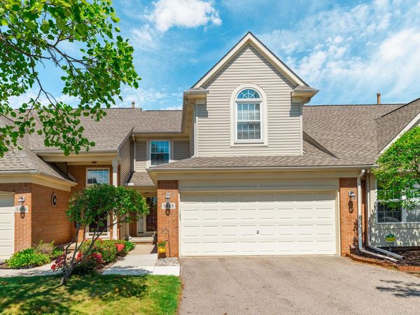 5488 Elmhurst Drive, Unit 21, Trenton, MI 48183