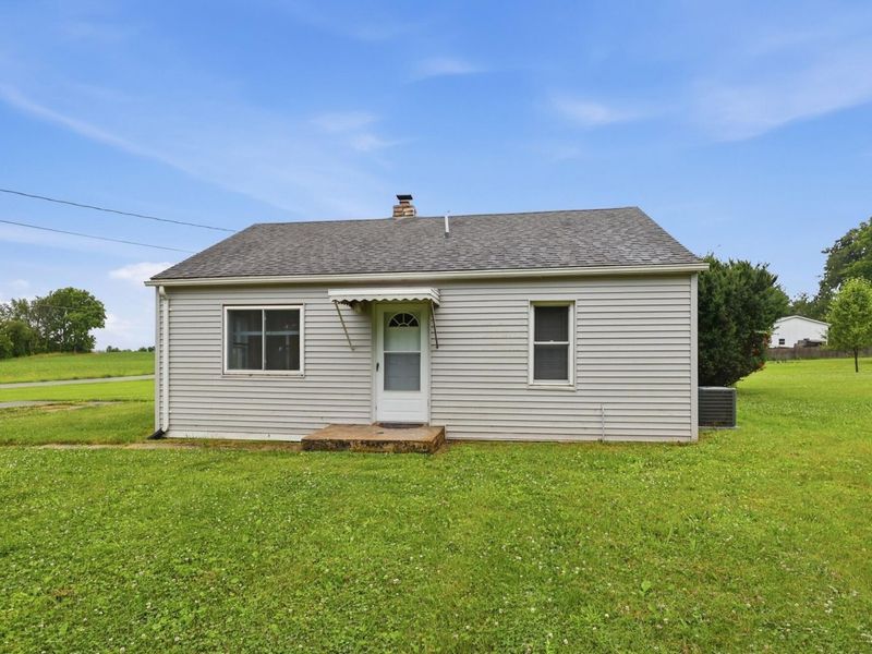 3351 E Pitchin Road, Springfield, OH 45502 Photo 2