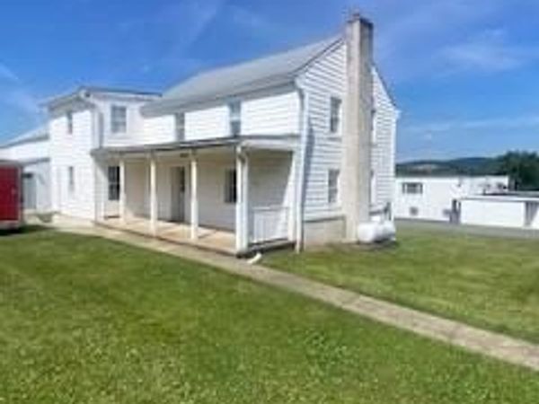 972 HOFFMANSVILLE ROAD , BECHTELSVILLE, PA 19505