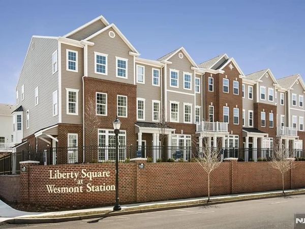 5 Truman Drive 5, WOOD RIDGE, NJ 07075
