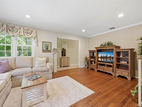 115 Autumn Drive , Hauppauge, NY 11788