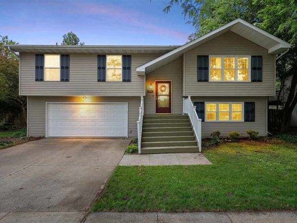 1953 Lakeside Dr., Iowa City, IA 52240