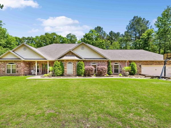 402 Demuth , Benton, AR 72019