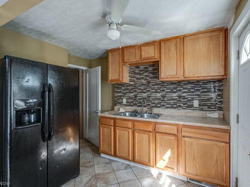 1445 Sulzer Avenue, Euclid, OH 44132 Photo 4