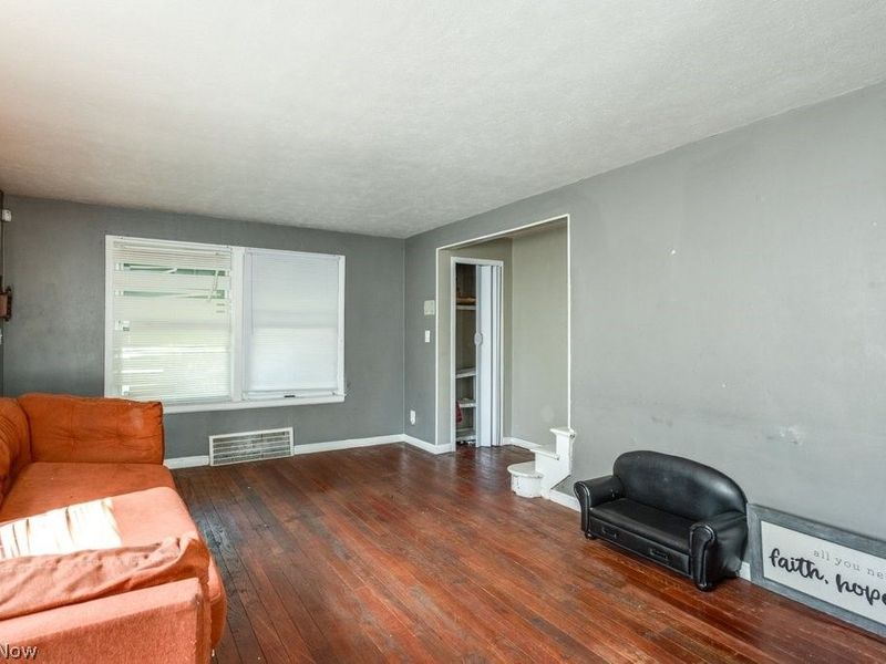 1445 Sulzer Avenue, Euclid, OH 44132 Photo 8