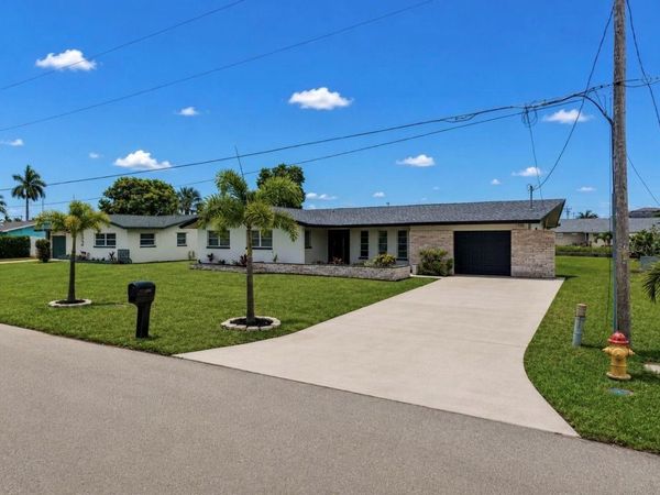 1729 BIKINI COURT , CAPE CORAL, FL 33904